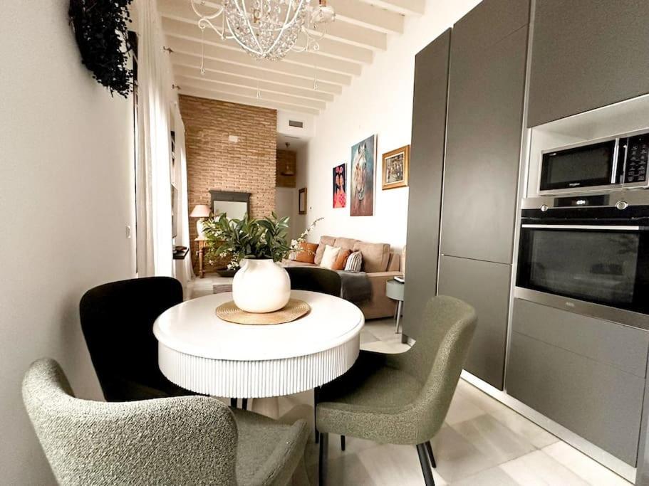 Atico Duplex Triana , * Sevilha
